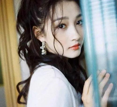 关晓彤现场吃瓜视频下载,瓜田李下，明星也爱凑热闹