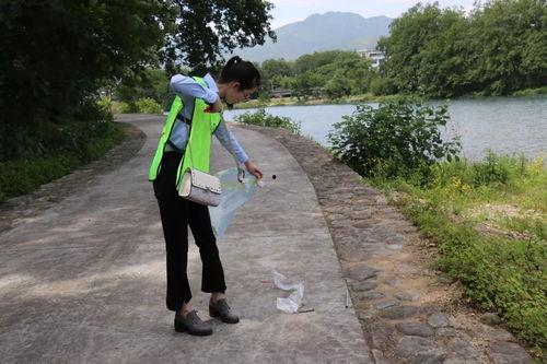 金门河边吃瓜,吃瓜群众的欢乐时光